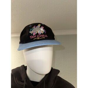 Vintage 80s Seaworld colorful embroidered manatee RARE GRAPHIC Unwound